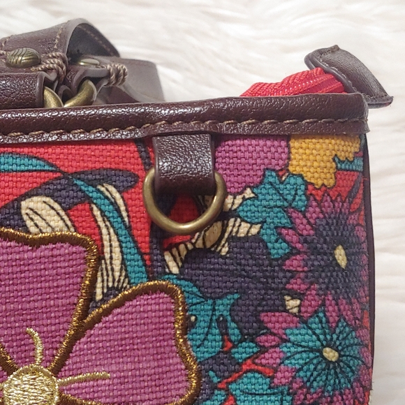 SakRoots Crimson Flower Power Critter Tote - Picture 9 of 15